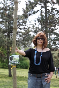 Anca Artimon a plantat un platan în Parcul Tineretului cu ocazia evenimentului GreenASUS (22.04.2010)