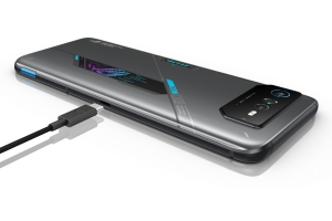 ROG Phone 6D si portul USB-C de pe laterala