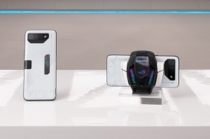 S.Y. Hsu, Erik Cedervall and Ariel Cheng Presents ROG Phone 7 For Those Who Dare Virtual Launch Event
