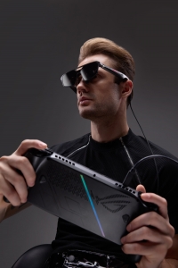 ROG XREAL R1 Gaming Glasses with ROG Ally