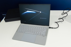 ASUS ExpertBook Ultra - lansare in Romania